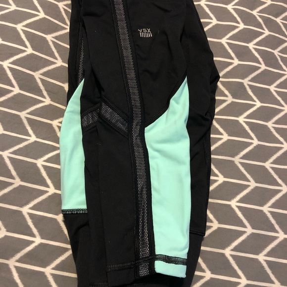 Victoria’s Secret SPORT leggings - Picture 2 of 3